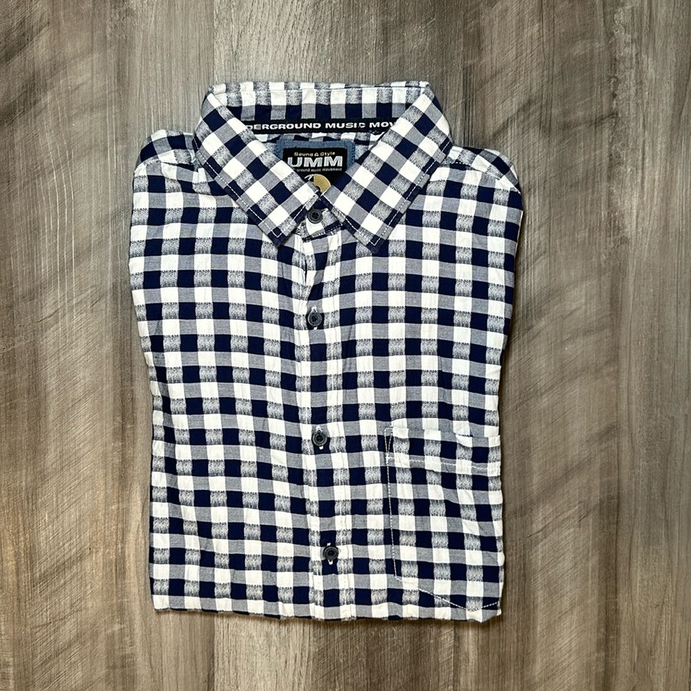 UMM Under Music Movement Slim Fit Long Sleeve Button Down Shirt - Small